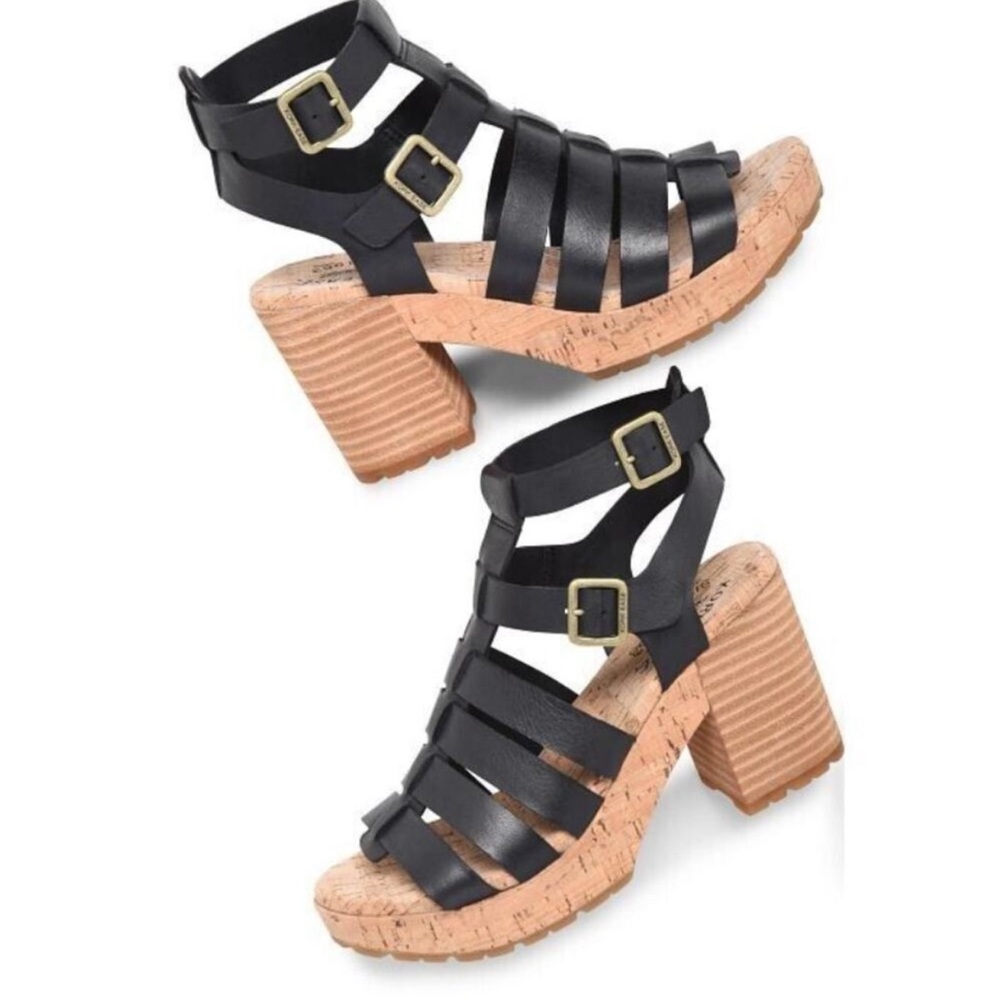 NWOT Kork Ease Camille Sandals in black.
Size 9.